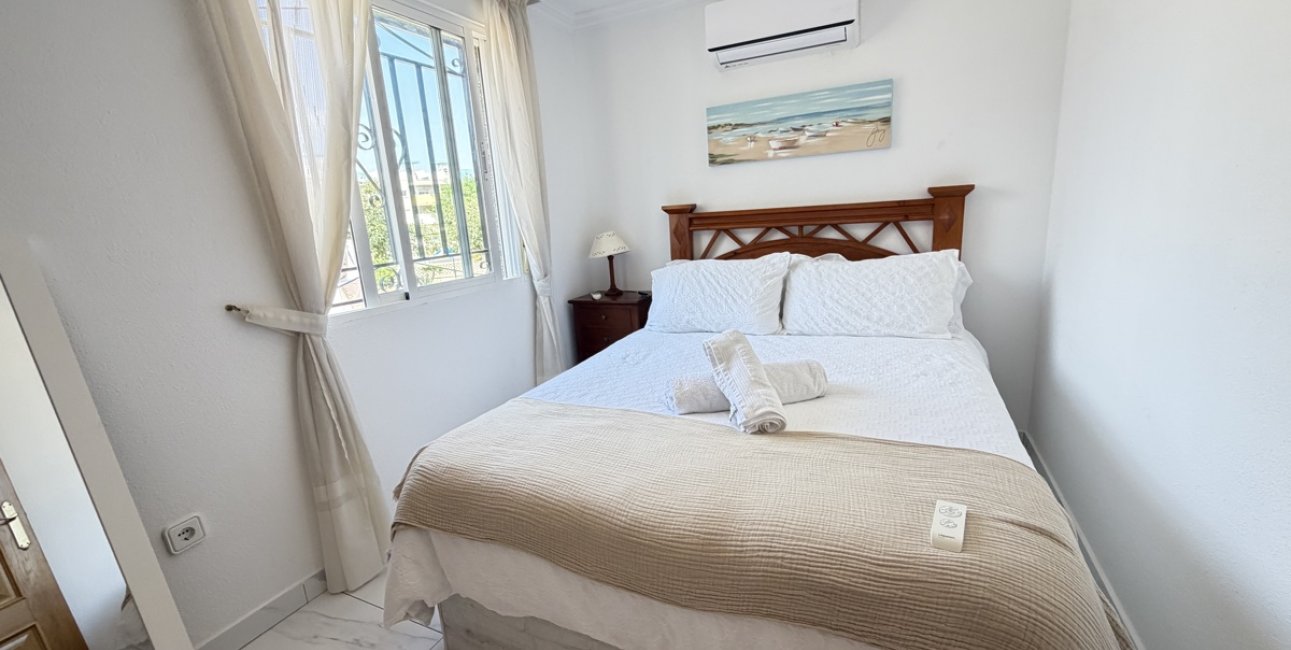 Resale - Villa -
Orihuela Costa - Villamartin
