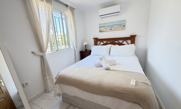 Resale - Villa -
Orihuela Costa - Villamartin