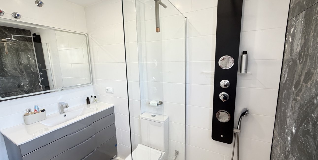 Resale - Villa -
Orihuela Costa - Villamartin