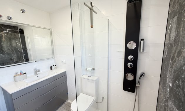 Resale - Villa -
Orihuela Costa - Villamartin
