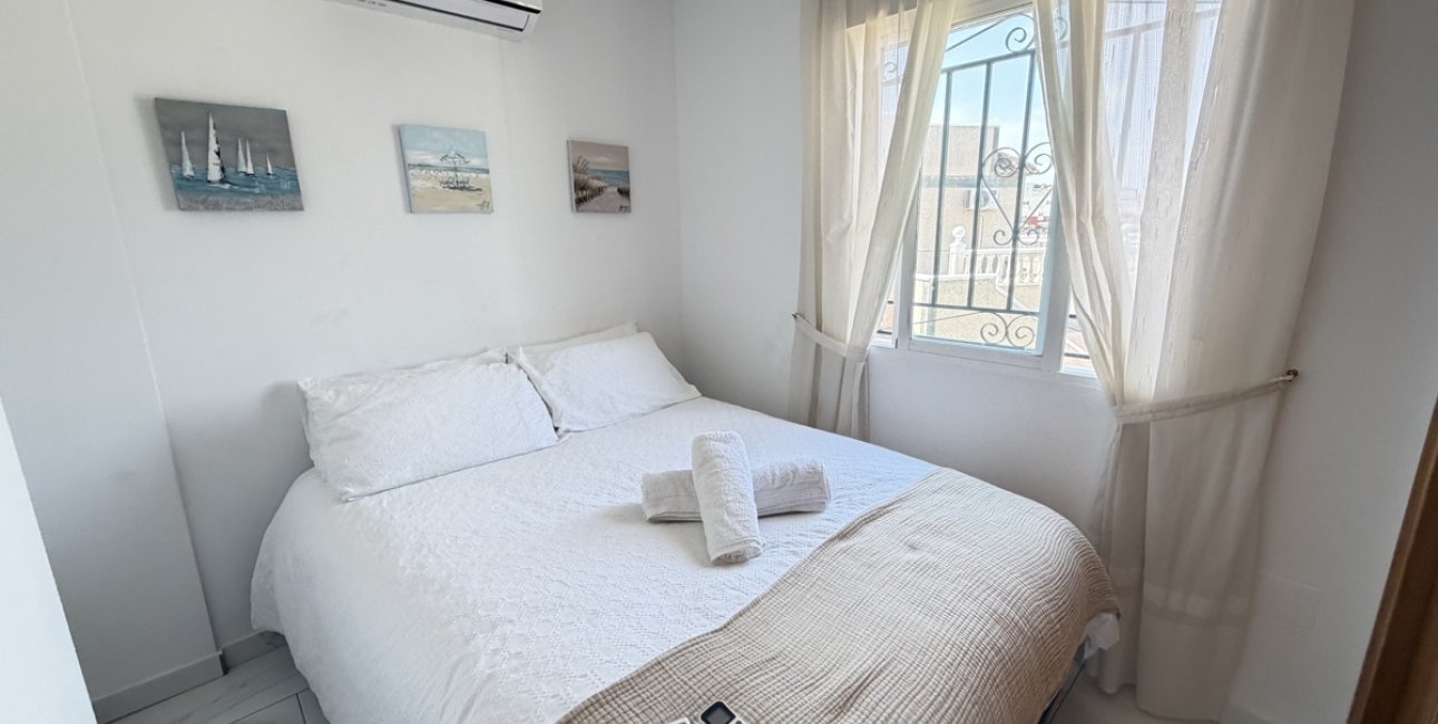 Resale - Villa -
Orihuela Costa - Villamartin
