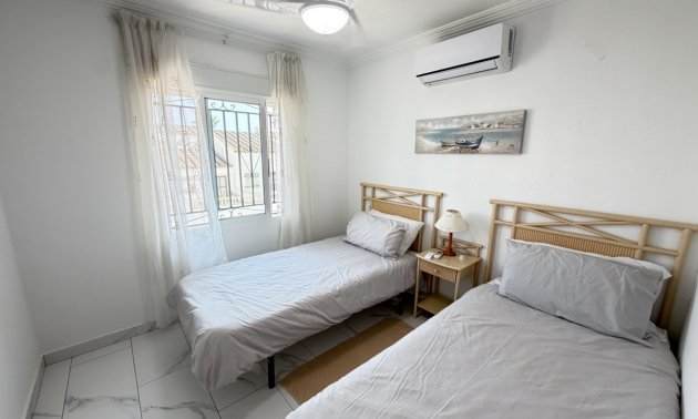 Resale - Villa -
Orihuela Costa - Villamartin