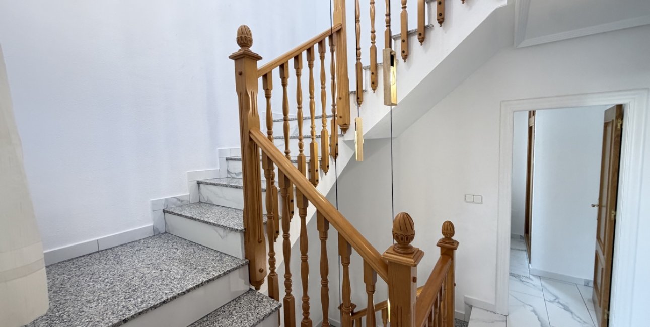 Resale - Villa -
Orihuela Costa - Villamartin
