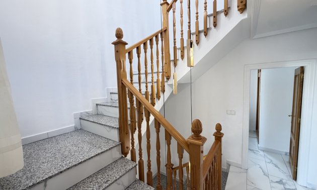 Resale - Villa -
Orihuela Costa - Villamartin