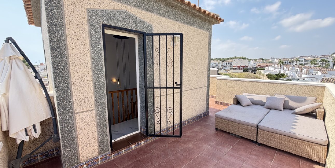 Resale - Villa -
Orihuela Costa - Villamartin