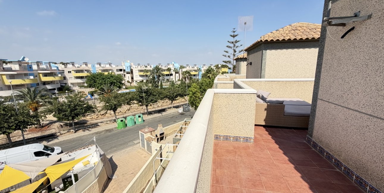 Resale - Villa -
Orihuela Costa - Villamartin