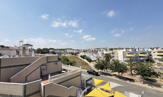 Resale - Villa -
Orihuela Costa - Villamartin