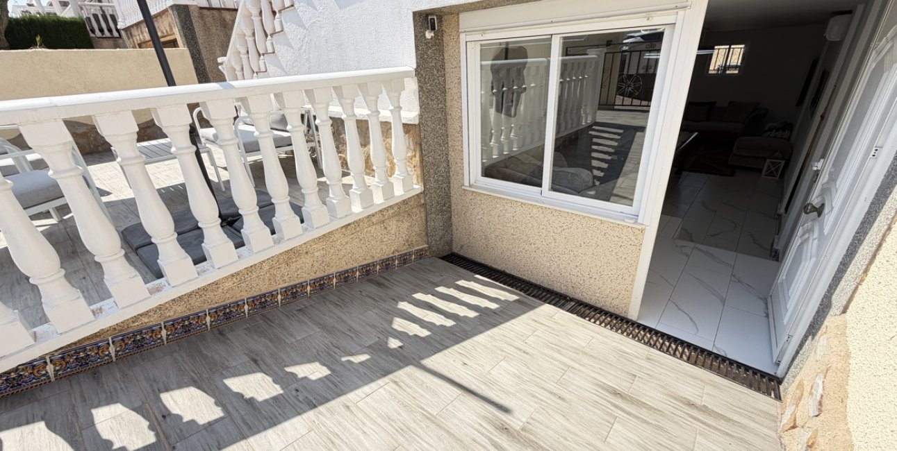 Resale - Villa -
Orihuela Costa - Villamartin