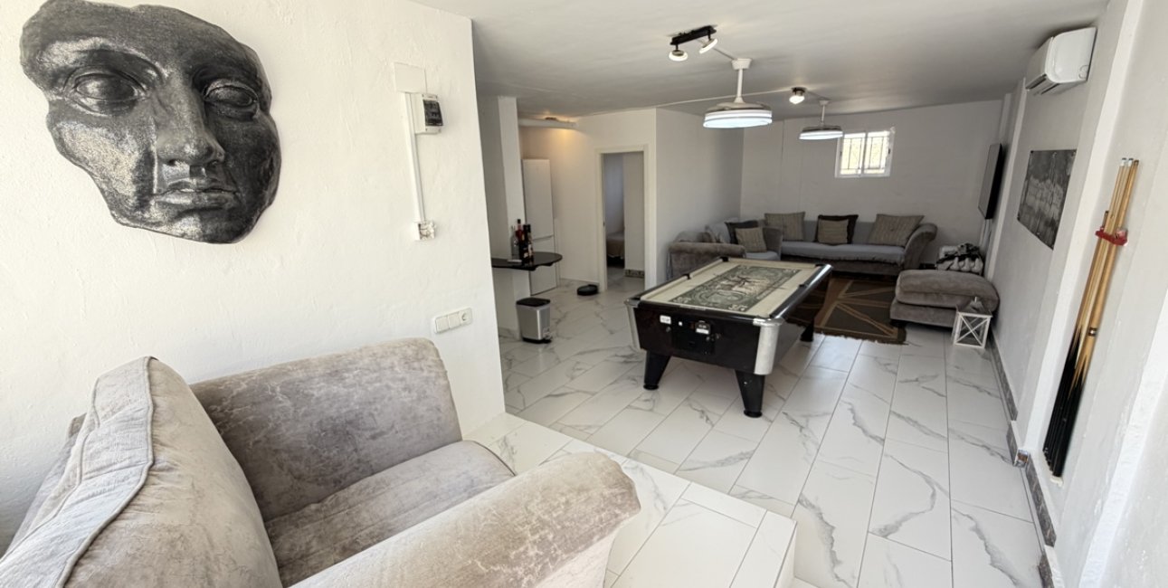 Resale - Villa -
Orihuela Costa - Villamartin