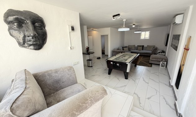 Resale - Villa -
Orihuela Costa - Villamartin
