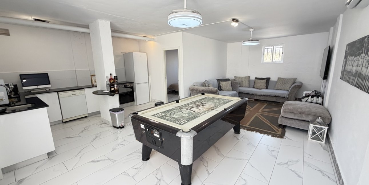 Resale - Villa -
Orihuela Costa - Villamartin