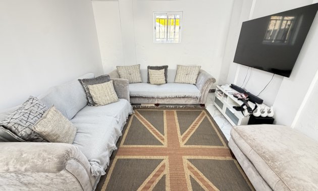 Resale - Villa -
Orihuela Costa - Villamartin