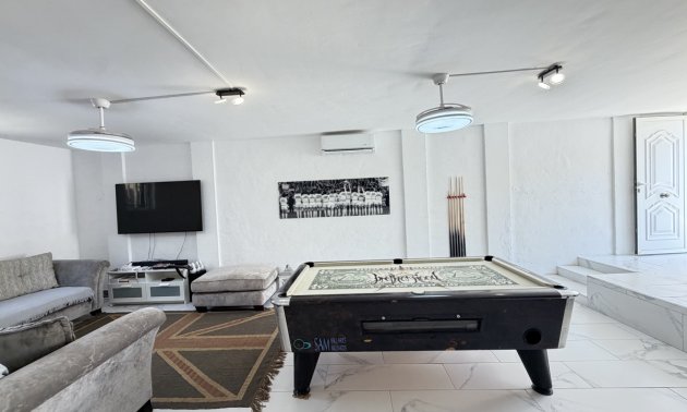 Resale - Villa -
Orihuela Costa - Villamartin