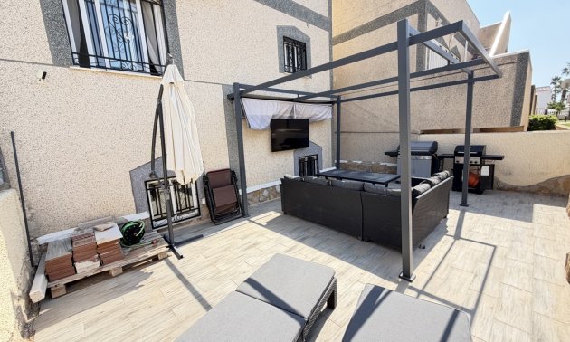 Resale - Villa -
Orihuela Costa - Villamartin