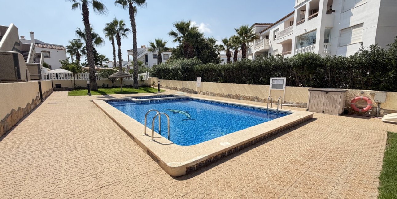 Resale - Villa -
Orihuela Costa - Villamartin