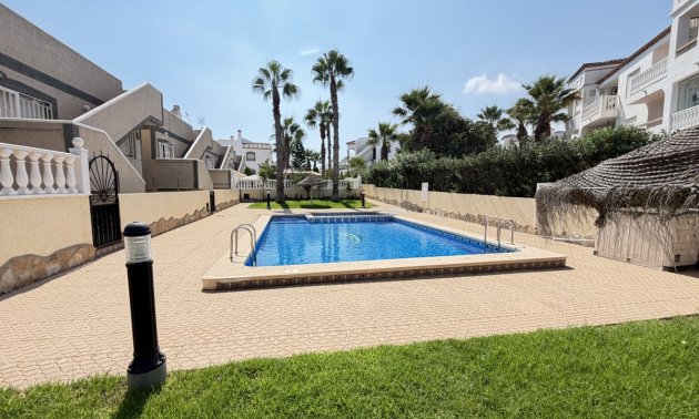 Resale - Villa -
Orihuela Costa - Villamartin