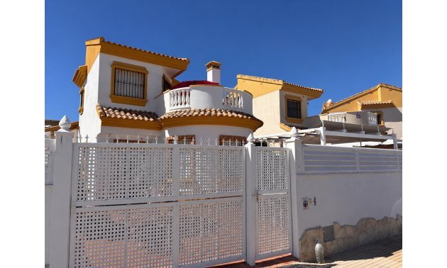 Resale - Villa -
Guardamar del Segura - El Raso