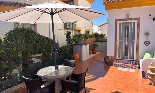 Resale - Villa -
Guardamar del Segura - El Raso