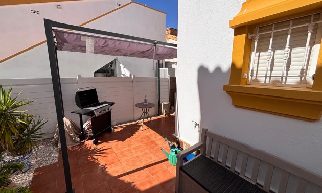 Resale - Villa -
Guardamar del Segura - El Raso