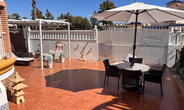 Resale - Villa -
Guardamar del Segura - El Raso
