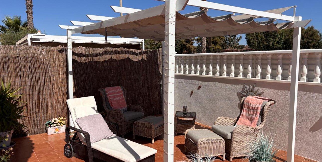 Resale - Villa -
Guardamar del Segura - El Raso