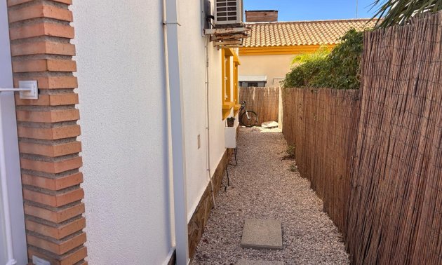 Resale - Villa -
Guardamar del Segura - El Raso
