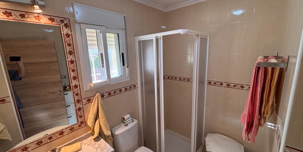 Resale - Villa -
Guardamar del Segura - El Raso