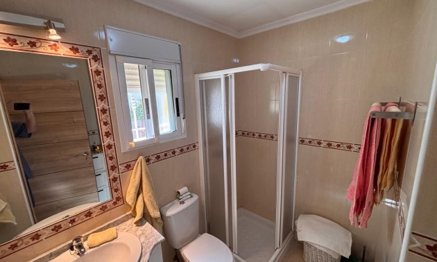 Resale - Villa -
Guardamar del Segura - El Raso
