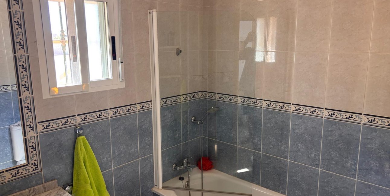 Resale - Villa -
Guardamar del Segura - El Raso