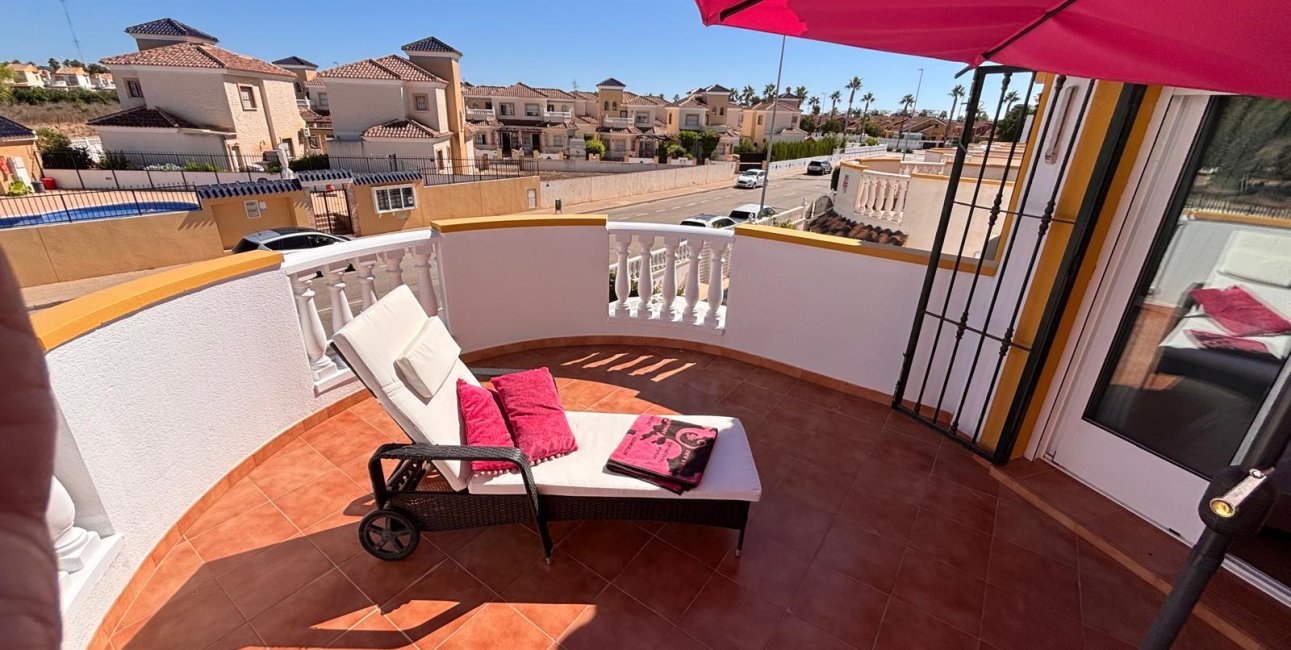 Resale - Villa -
Guardamar del Segura - El Raso
