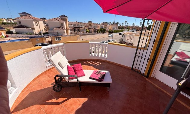 Resale - Villa -
Guardamar del Segura - El Raso