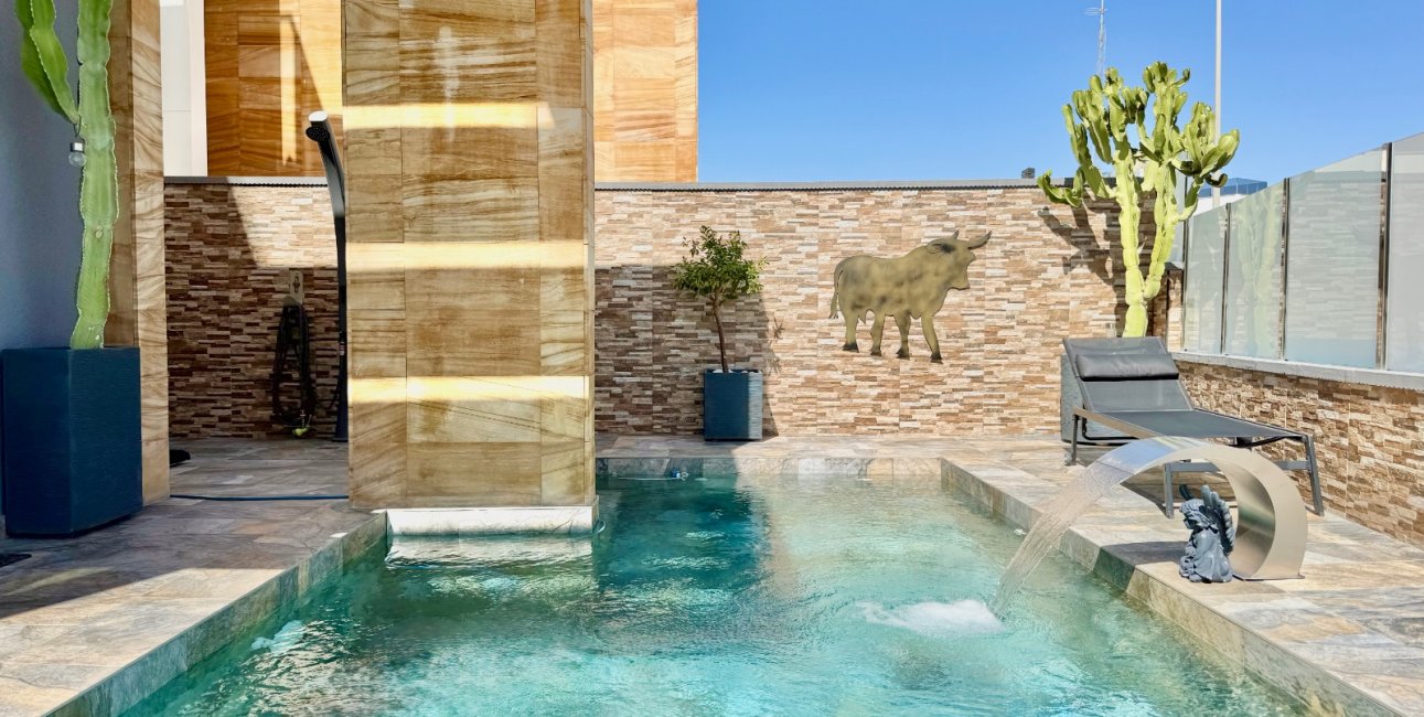 Resale - Villa -
Orihuela Costa - Lomas de Cabo Roig