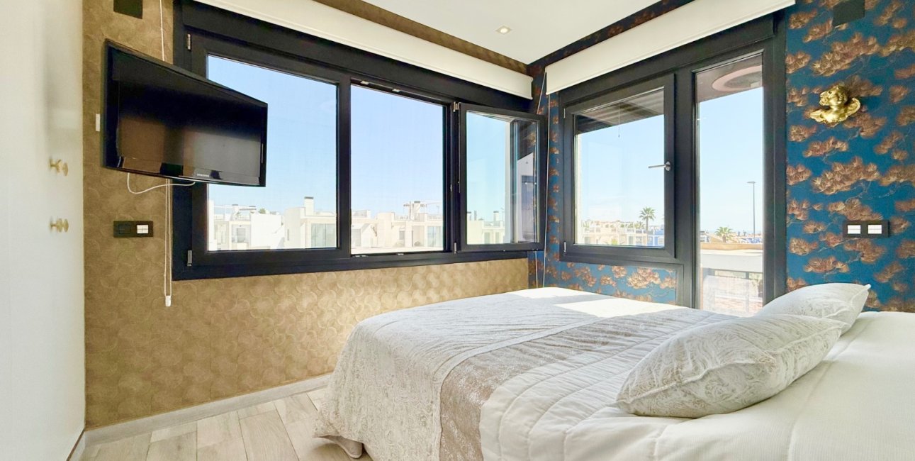 Resale - Villa -
Orihuela Costa - Lomas de Cabo Roig