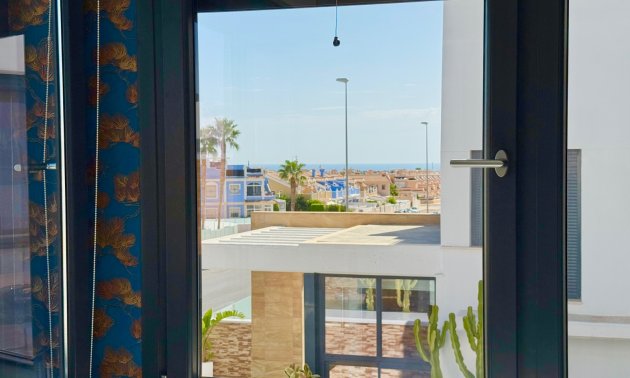 Resale - Villa -
Orihuela Costa - Lomas de Cabo Roig