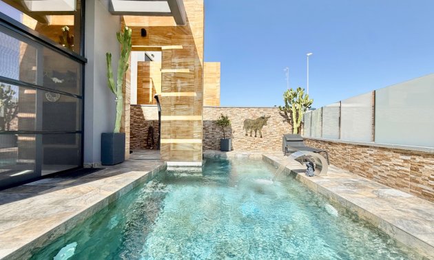 Resale - Villa -
Orihuela Costa - Lomas de Cabo Roig