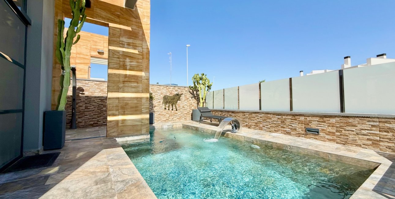 Resale - Villa -
Orihuela Costa - Lomas de Cabo Roig