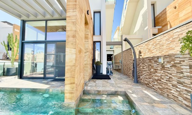 Resale - Villa -
Orihuela Costa - Lomas de Cabo Roig