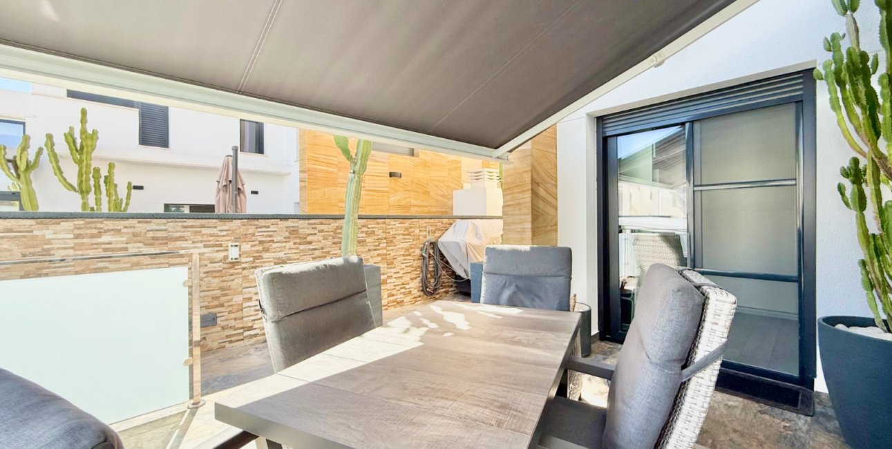 Resale - Villa -
Orihuela Costa - Lomas de Cabo Roig
