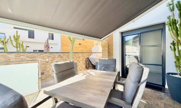 Resale - Villa -
Orihuela Costa - Lomas de Cabo Roig
