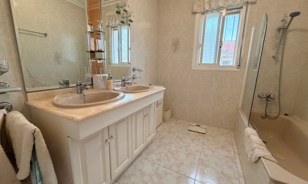 Resale - Villa -
Ciudad Quesada - Ciudad Quesada - Town