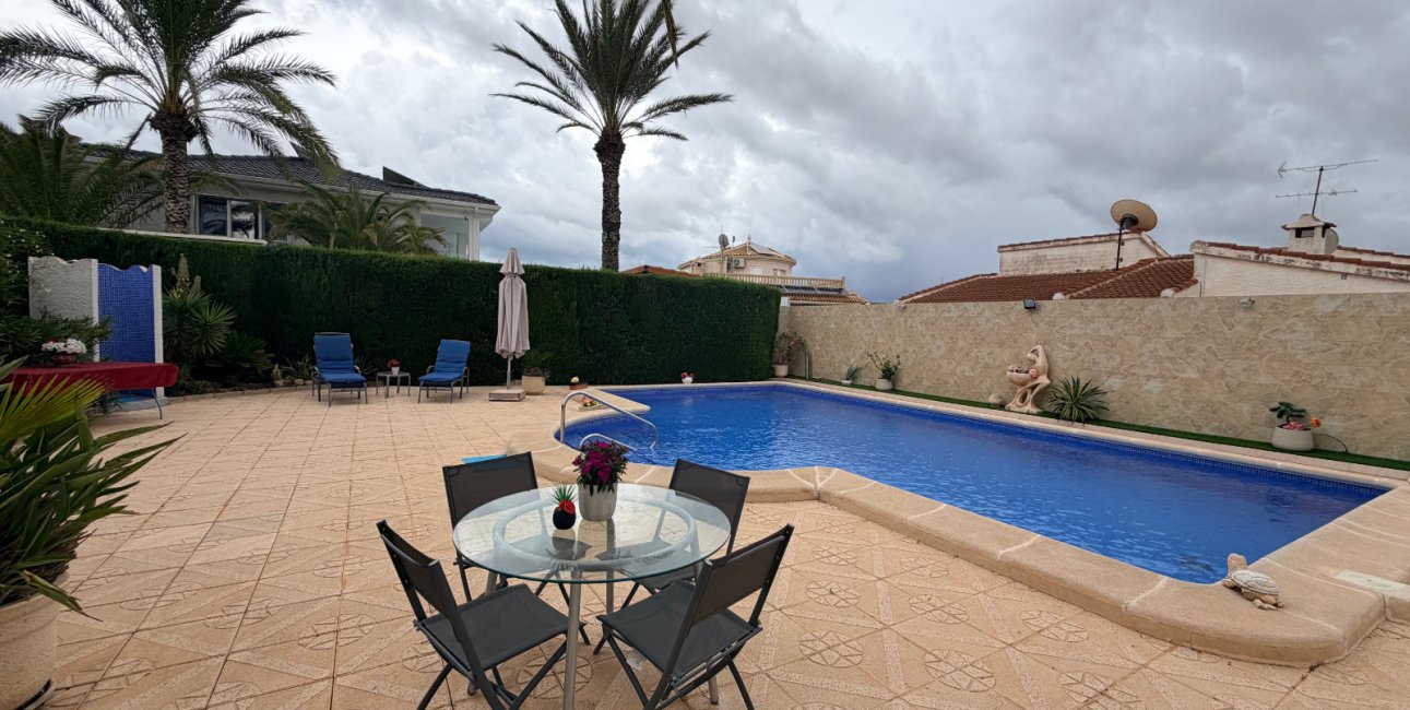 Resale - Villa -
Ciudad Quesada - Ciudad Quesada - Town