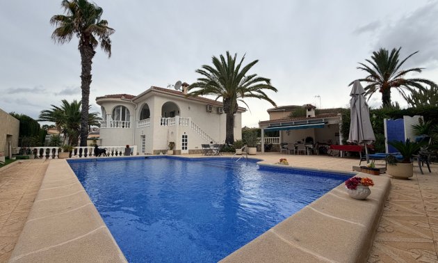Resale - Villa -
Ciudad Quesada - Ciudad Quesada - Town