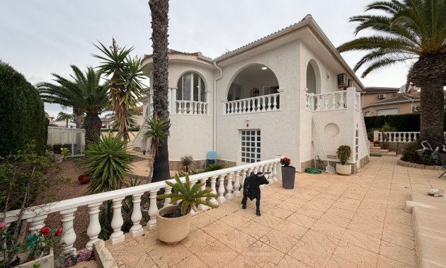 Resale - Villa -
Ciudad Quesada - Ciudad Quesada - Town