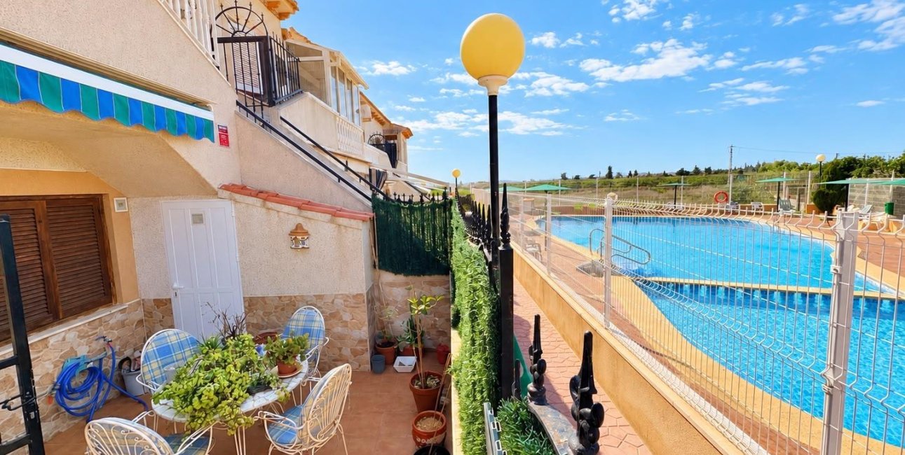 Resale - Bungalow -
Guardamar del Segura - El moncayo