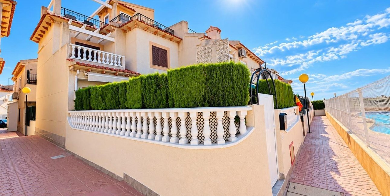 Resale - Bungalow -
Guardamar del Segura - El moncayo