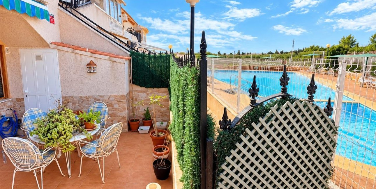 Resale - Bungalow -
Guardamar del Segura - El moncayo