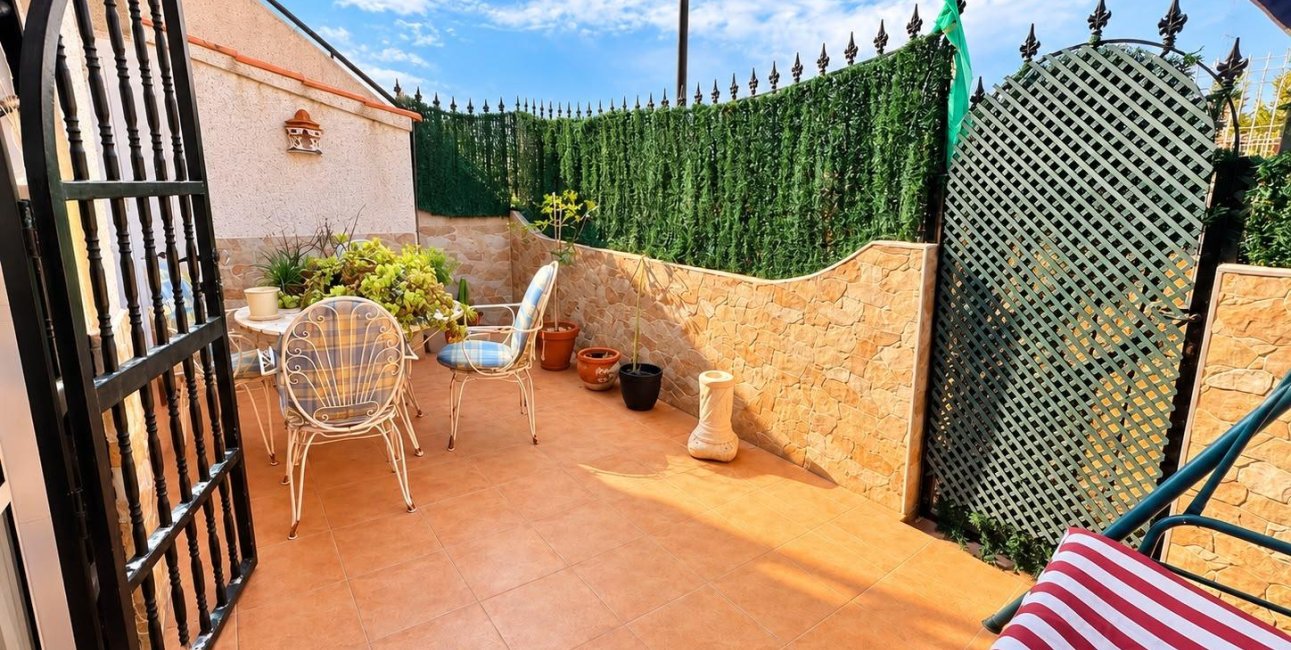 Resale - Bungalow -
Guardamar del Segura - El moncayo