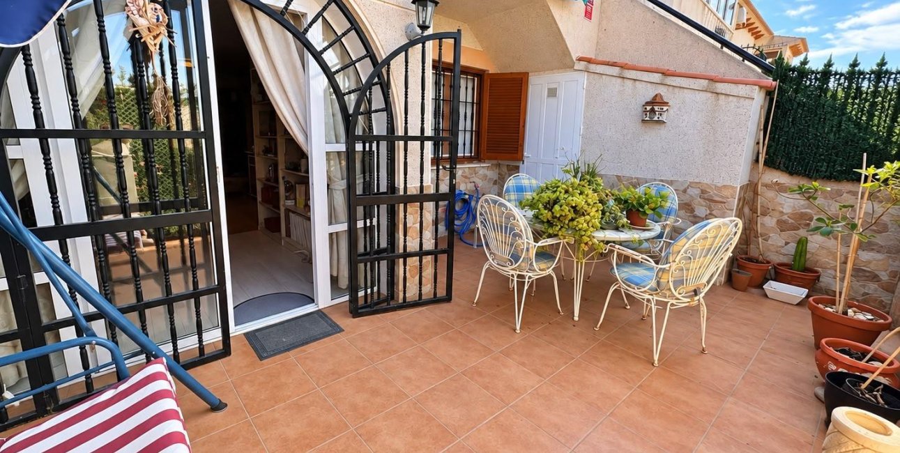 Resale - Bungalow -
Guardamar del Segura - El moncayo