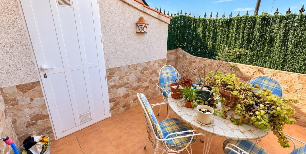 Resale - Bungalow -
Guardamar del Segura - El moncayo