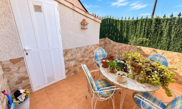 Resale - Bungalow -
Guardamar del Segura - El moncayo